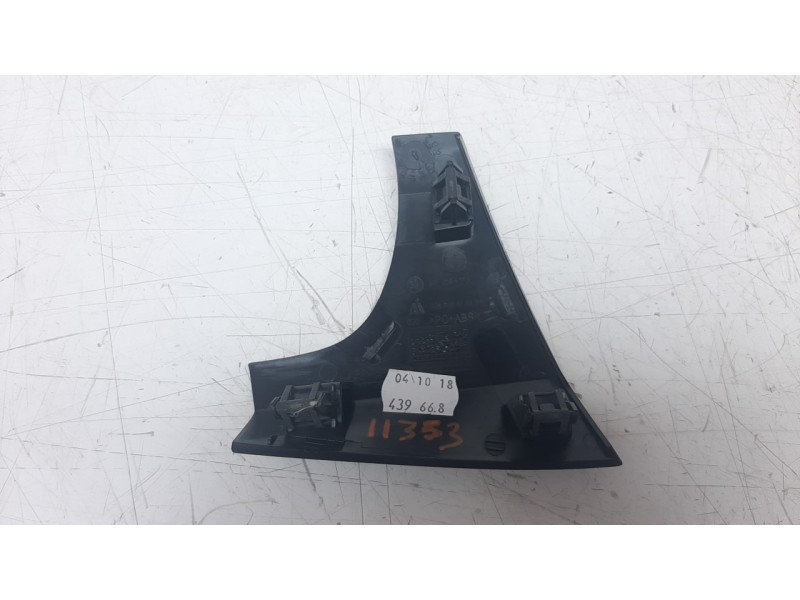 Recambio de moldura para skoda fabia 1.0 tsi referencia OEM IAM 6V1858417A  