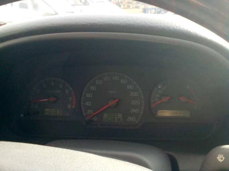 volvo s40 berlina del año 1999