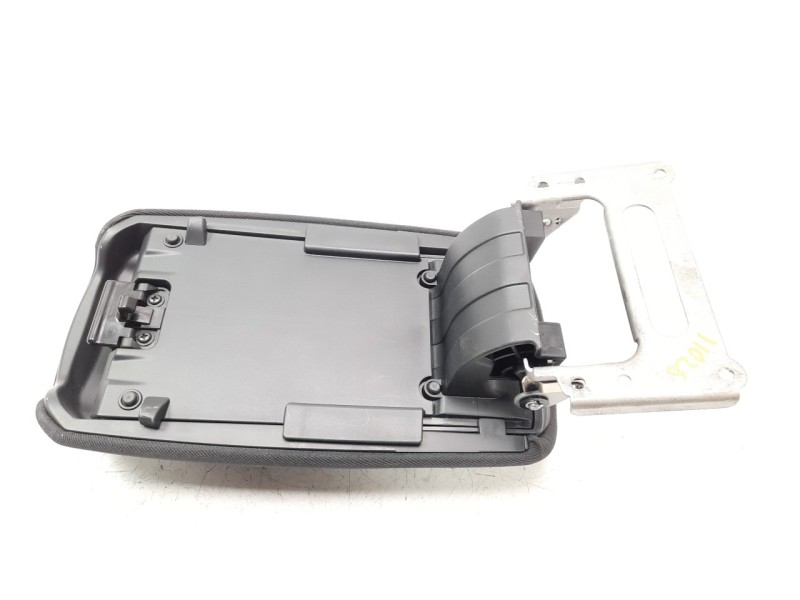 Recambio de apoyabrazos central para toyota corolla (e21) referencia OEM IAM 5890502E60C0  