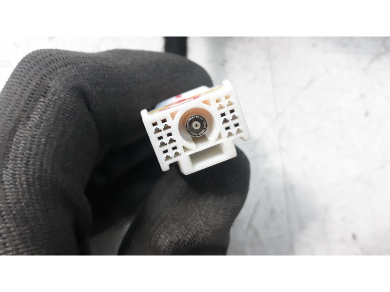 Recambio de retrovisor derecho para hyundai tucson referencia OEM IAM 87620N7500  