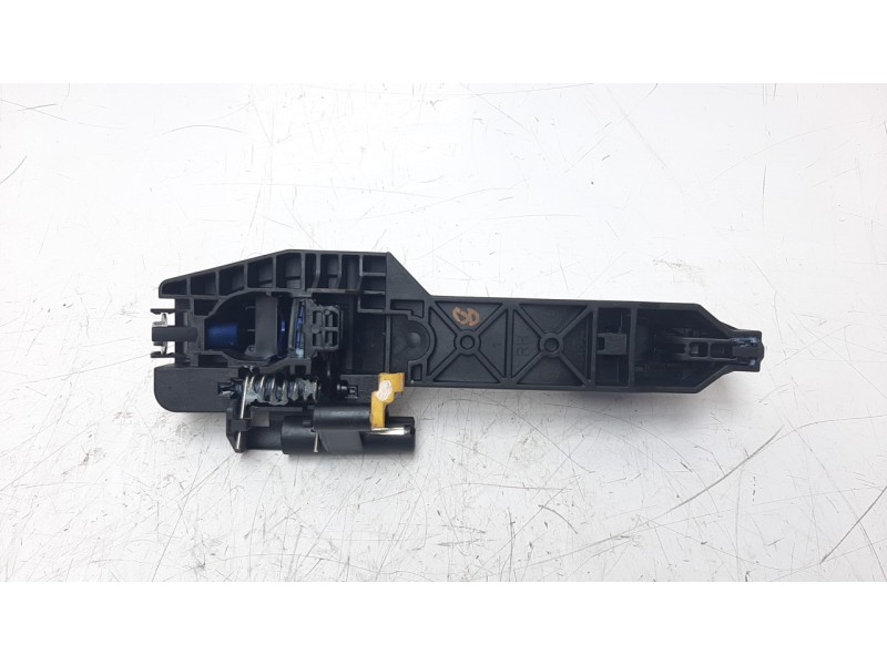 Recambio de maneta exterior delantera derecha para hyundai i20 1.2 16v cat referencia OEM IAM 82651R  