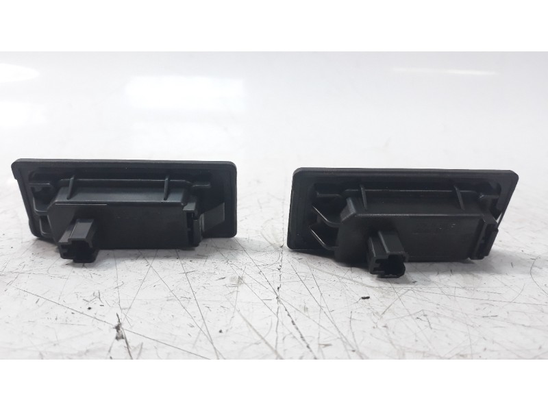 Recambio de piloto matricula para volkswagen t-cross 1.0 tsi referencia OEM IAM 5NA943021  