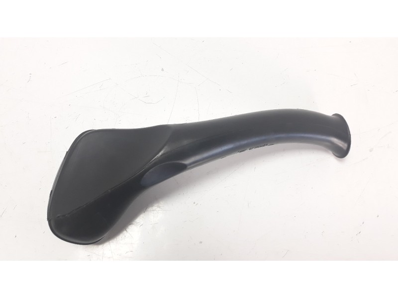 Recambio de tubo para bmw f 800 gt referencia OEM IAM 13717678277  