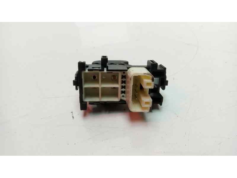 Recambio de mando elevalunas delantero derecho para toyota aygo 1.0 cat referencia OEM IAM 8481052030 IAF810068HQ EWSTY005