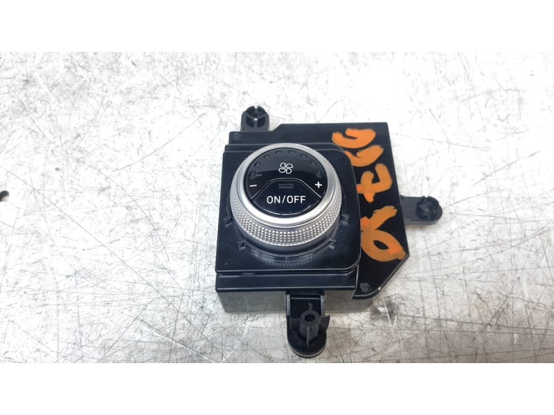 Recambio de mando climatizador para hyundai santa fe 2.2 crdi cat referencia OEM IAM 97983S1000  