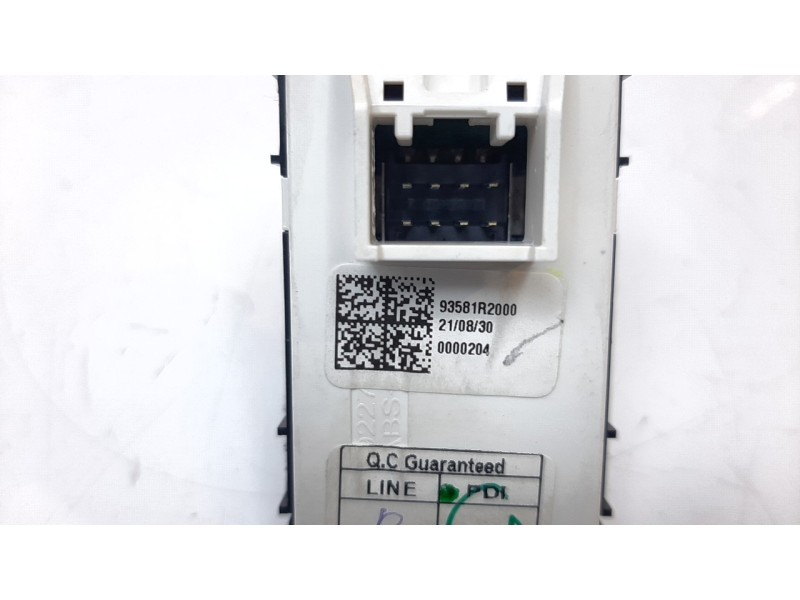 Recambio de mando elevalunas trasero izquierdo para kia sportage (nq5) drive referencia OEM IAM 93581R2000  