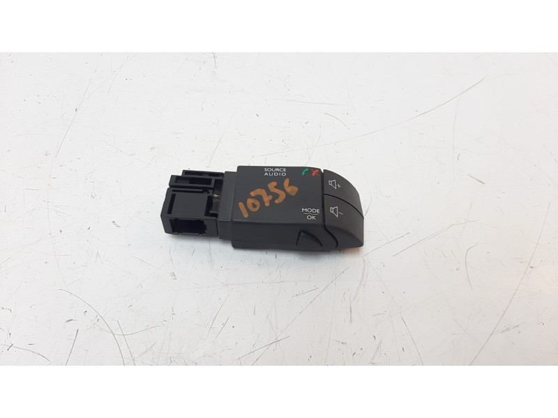 Recambio de mando multifuncion para renault captur 1.5 dci diesel fap energy referencia OEM IAM 255522448R  