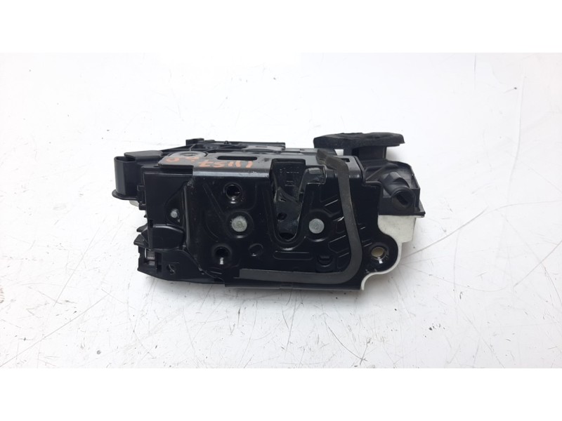 Recambio de cerradura puerta delantera derecha para volkswagen polo (6c1) 1.4 tdi referencia OEM IAM 5K1837016E  