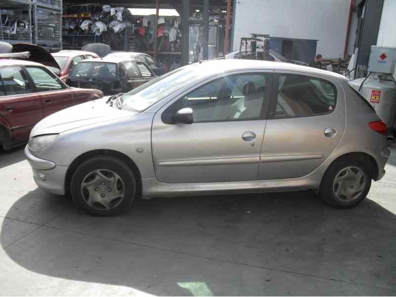 peugeot 206 berlina del año 1999