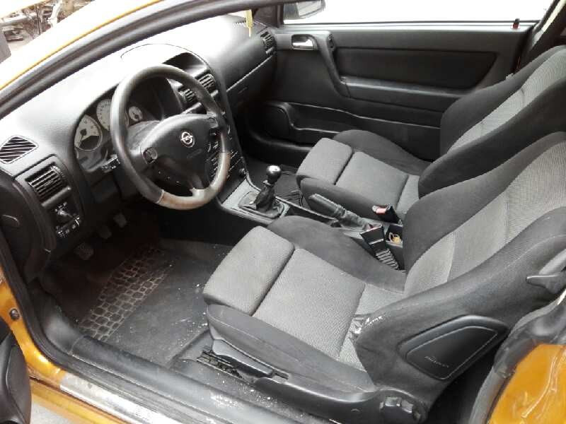 opel astra g coupé del año 2001