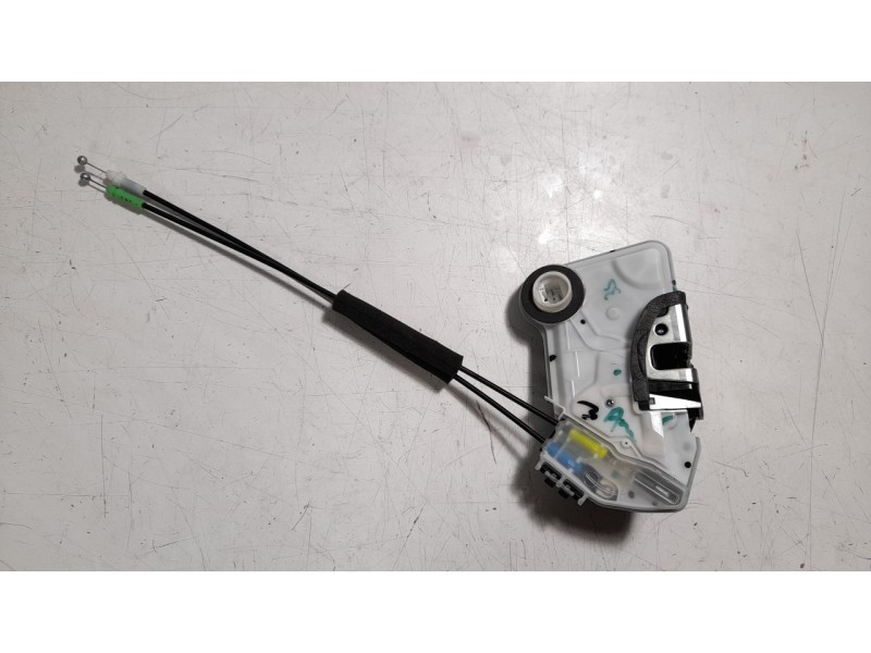 Recambio de cerradura puerta delantera derecha para toyota corolla (e21) referencia OEM IAM 6903002511  