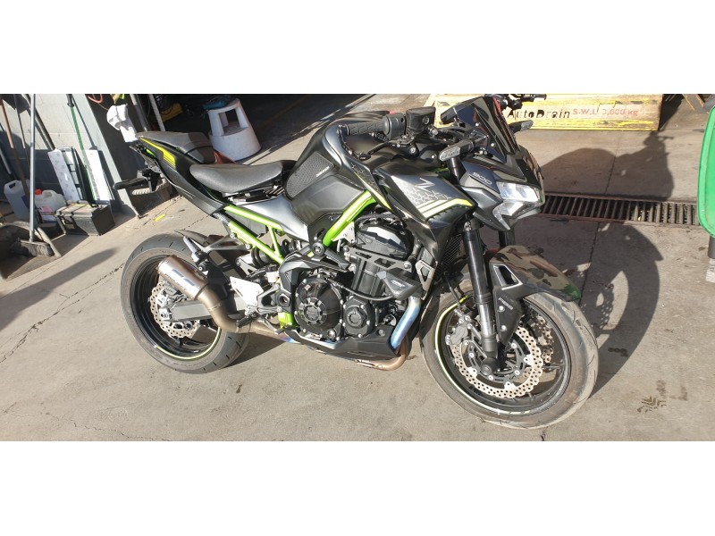 kawasaki z 900 del año 2021
