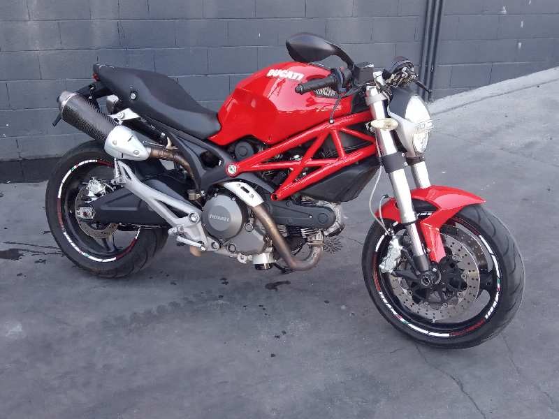 ducati monster 696 del año 2009