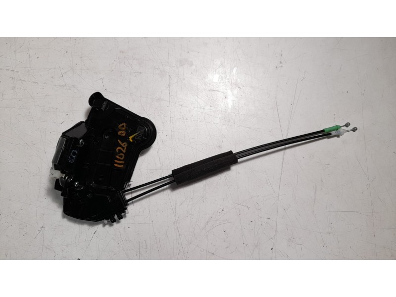 Recambio de cerradura puerta delantera derecha para toyota corolla (e21) referencia OEM IAM 6903002511  