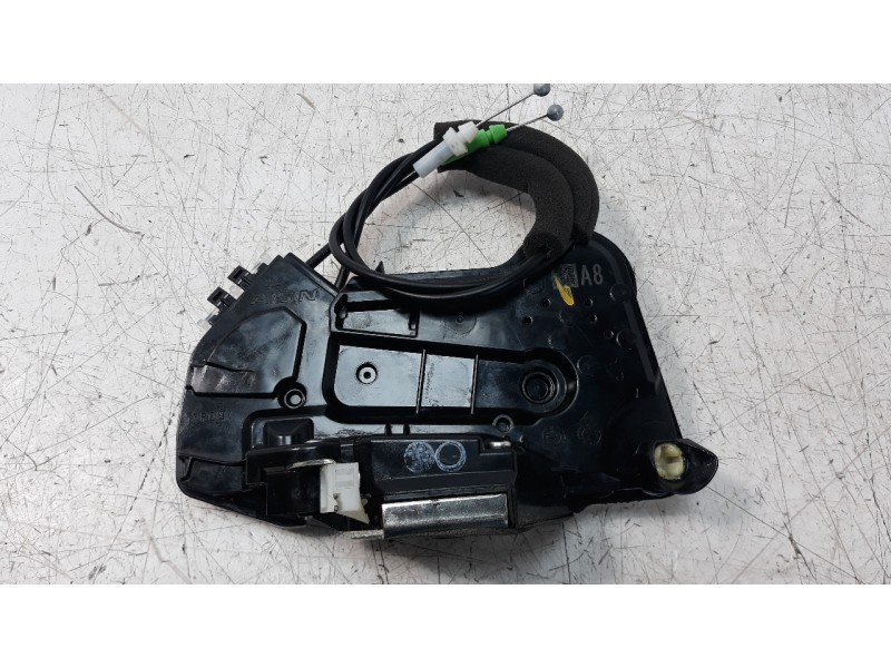Recambio de cerradura puerta delantera izquierda para toyota corolla (e21) referencia OEM IAM 6904002491  