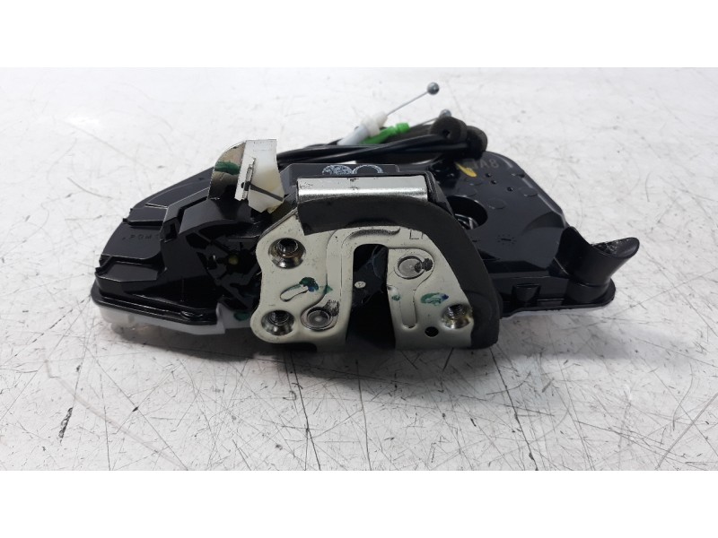 Recambio de cerradura puerta delantera izquierda para toyota corolla (e21) referencia OEM IAM 6904002491  