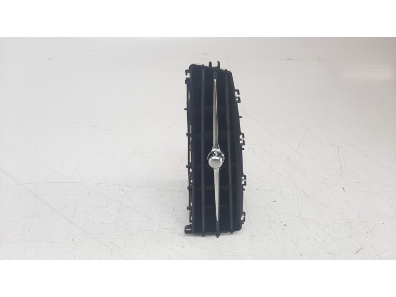 Recambio de rejilla aireadora para volvo v60 familiar 2.0 diesel cat referencia OEM IAM 31477274  