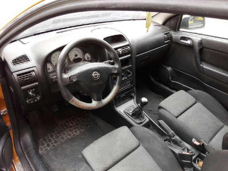 opel astra g coupé del año 2001