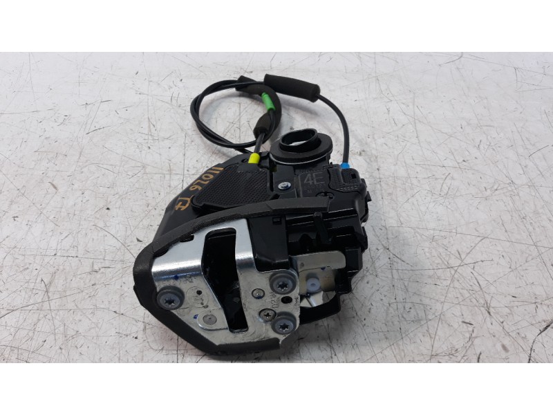 Recambio de cerradura puerta trasera izquierda para toyota corolla (e21) referencia OEM IAM 696002580  
