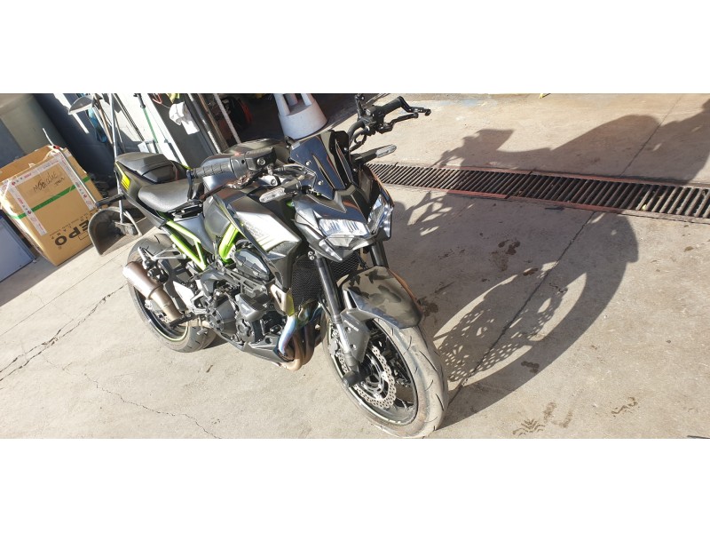kawasaki z 900 del año 2021