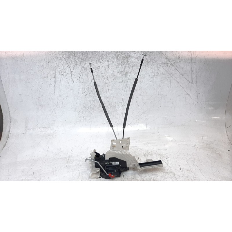 Recambio de cerradura puerta delantera derecha para hyundai santa fe 2.2 crdi cat referencia OEM IAM 81320S1020  