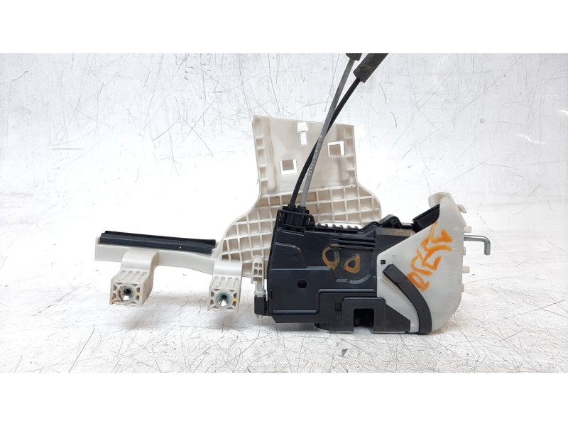 Recambio de cerradura puerta delantera derecha para hyundai santa fe 2.2 crdi cat referencia OEM IAM 81320S1020  