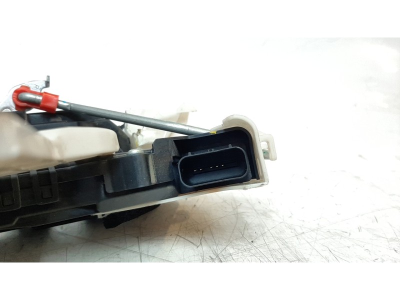 Recambio de cerradura puerta delantera derecha para hyundai santa fe 2.2 crdi cat referencia OEM IAM 81320S1020  
