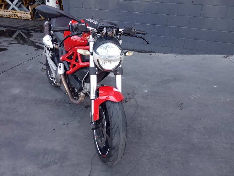 ducati monster 696 del año 2009