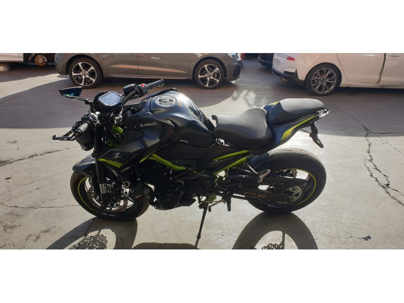 kawasaki z 900 del año 2021