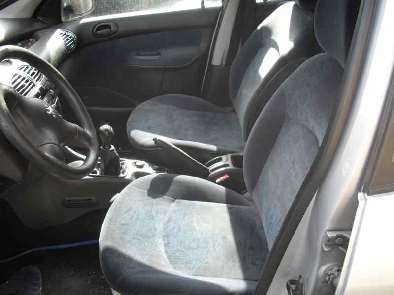 peugeot 206 berlina del año 1999