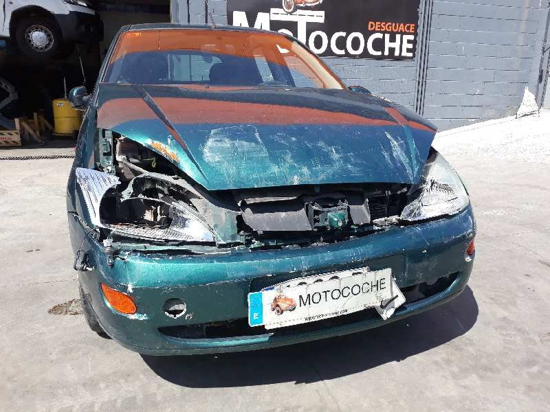 ford focus berlina (cak) del año 2000