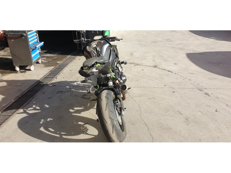 kawasaki z 900 del año 2021