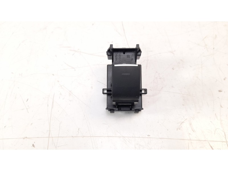 Recambio de mando elevalunas delantero derecho para toyota corolla (e21) referencia OEM IAM 8481002240  