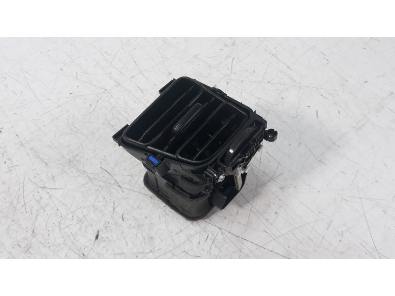 Recambio de rejilla aireadora para kia stonic (ybcuv) 1.2 cat referencia OEM IAM H897410000  