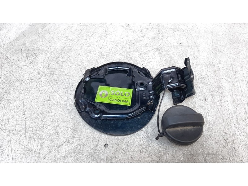 Recambio de tapa exterior combustible para toyota rav4 referencia OEM IAM 7735042090  