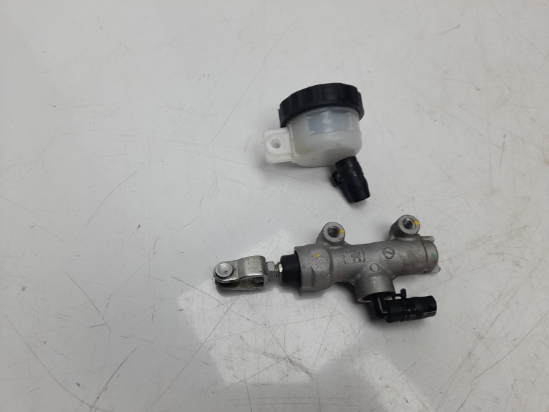 Recambio de bomba freno para kawasaki versys 650 versys 650 referencia OEM IAM   