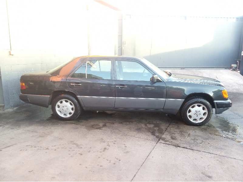 mercedes-benz clase e (w124) berlina del año 1998