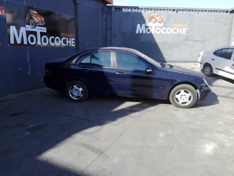 mercedes-benz clase c (w203) berlina del año 2000
