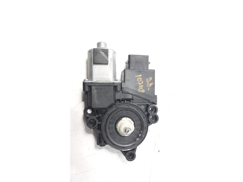 Recambio de motor elevalunas delantero derecho para kia cee´d 1.4 crdi cat referencia OEM IAM 82460A2010  