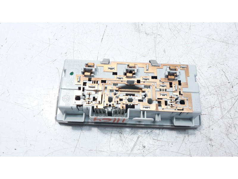 Recambio de luz interior para opel insignia berlina 2.0 16v cdti referencia OEM IAM 13285094  