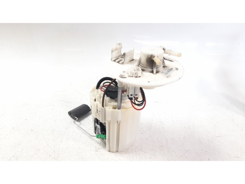 Recambio de bomba combustible para kia rio (yb) 1.2 cat referencia OEM IAM 31110H8100  