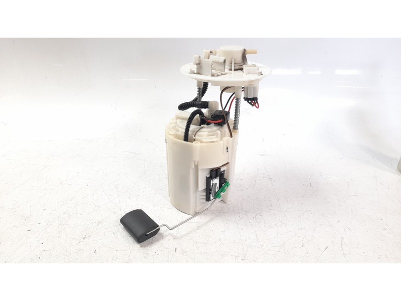 Recambio de bomba combustible para kia rio (yb) 1.2 cat referencia OEM IAM 31110H8100  