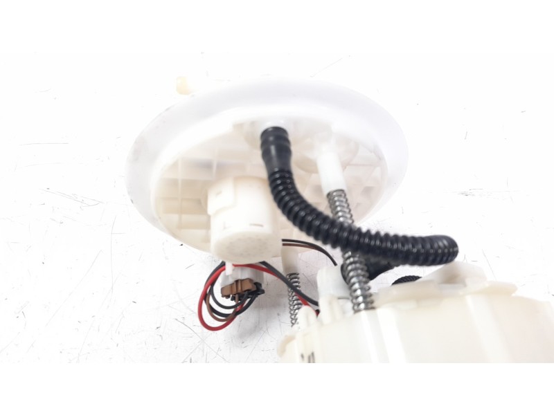 Recambio de bomba combustible para kia rio (yb) 1.2 cat referencia OEM IAM 31110H8100  