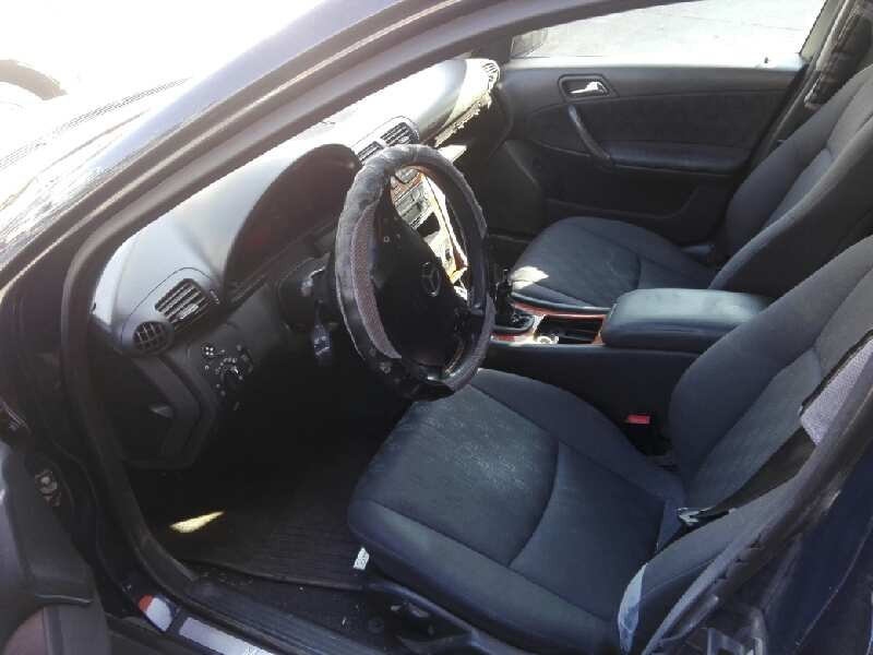 mercedes-benz clase c (w203) berlina del año 2000