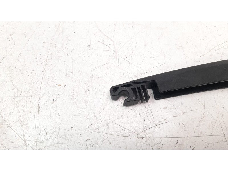 Recambio de brazo limpia trasero para kia rio (yb) 1.2 cat referencia OEM IAM 988112P000  