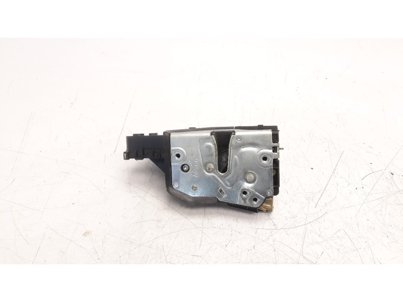 Recambio de cerradura puerta trasera izquierda para bmw serie 3 berlina (e46) referencia OEM IAM 51227011245  