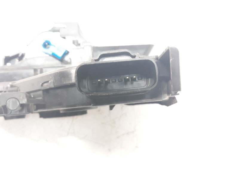 Recambio de cerradura puerta delantera derecha para kia rio (yb) 1.2 cat referencia OEM IAM 81320H8050  