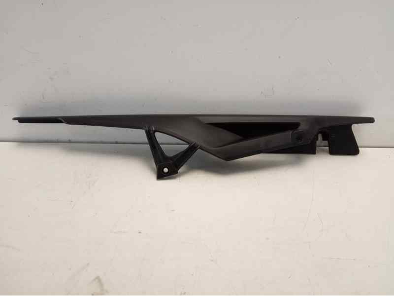 Recambio de moldura para bmw f 800 r 800 r referencia OEM IAM 46637718123 50403110 