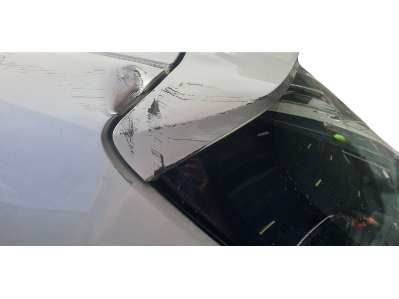 Recambio de porton trasero para toyota corolla (e21) referencia OEM IAM 6700502610  