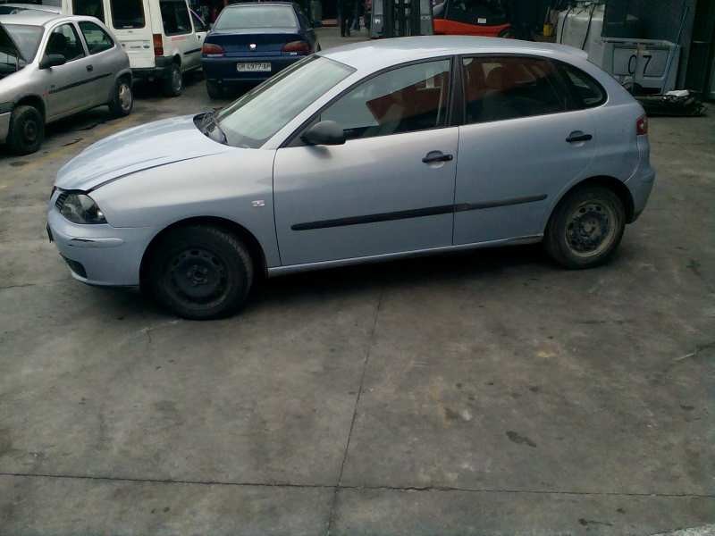 seat ibiza (6l1) del año 2002
